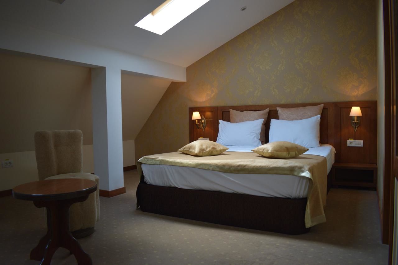 Отель Hotel Gott Брашов
