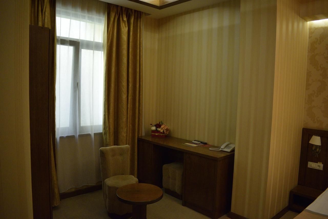 Отель Hotel Gott Брашов-30