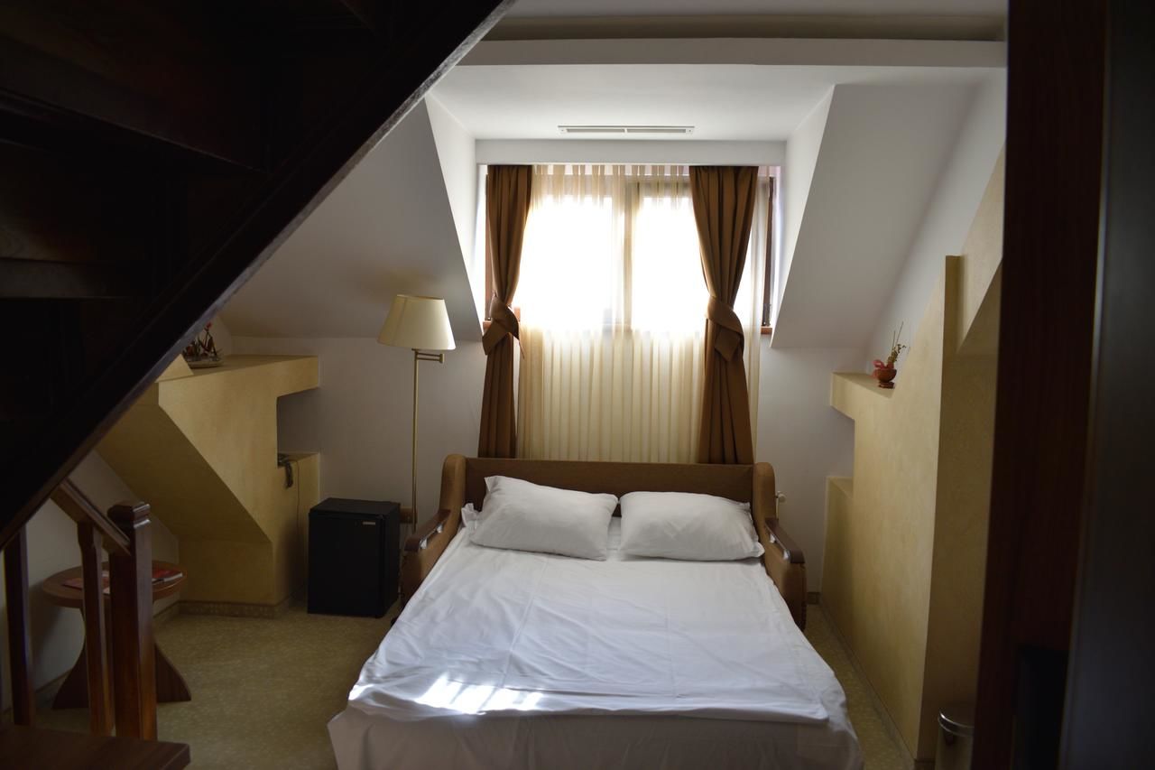 Отель Hotel Gott Брашов