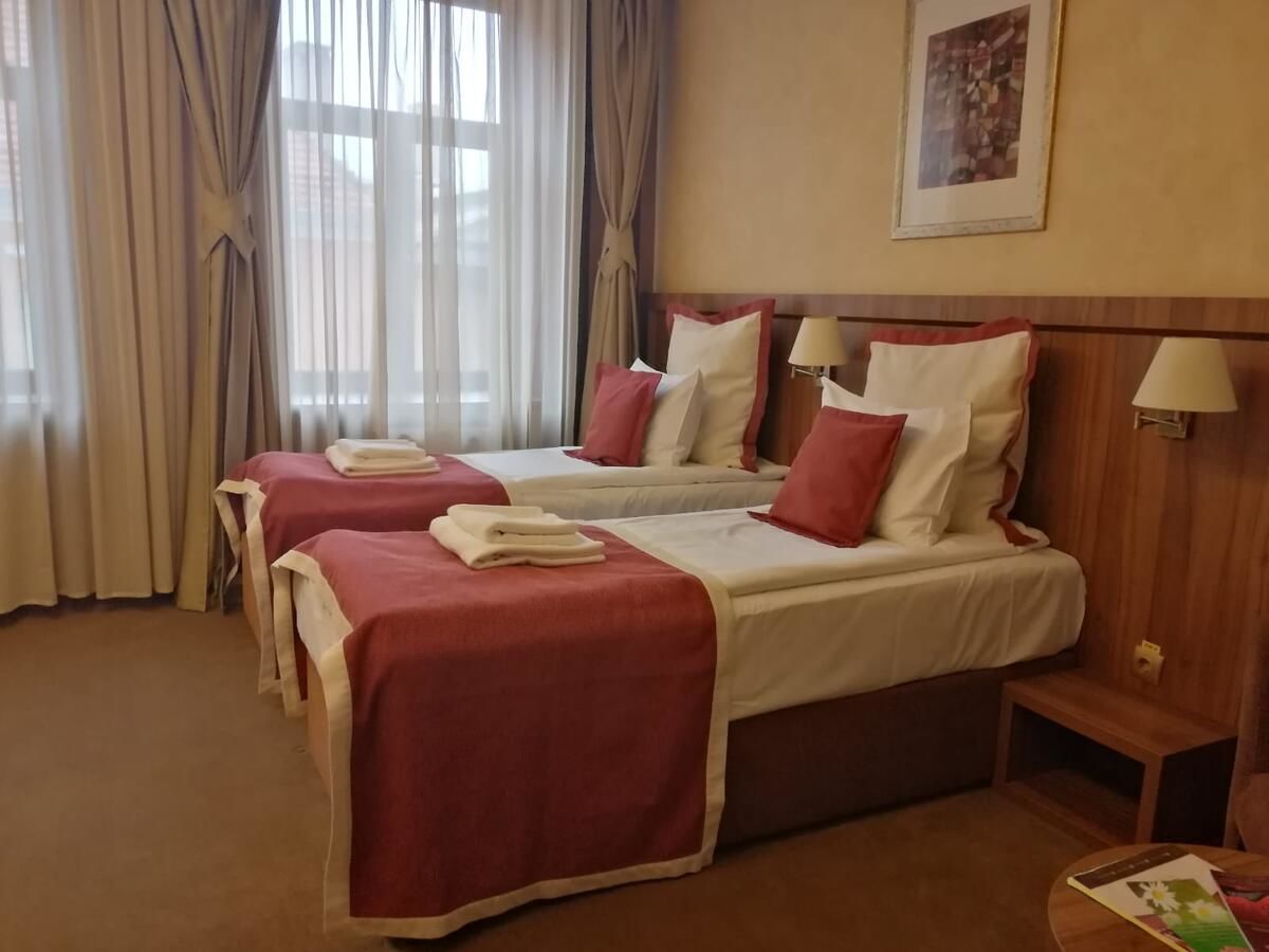 Отель Hotel Gott Брашов